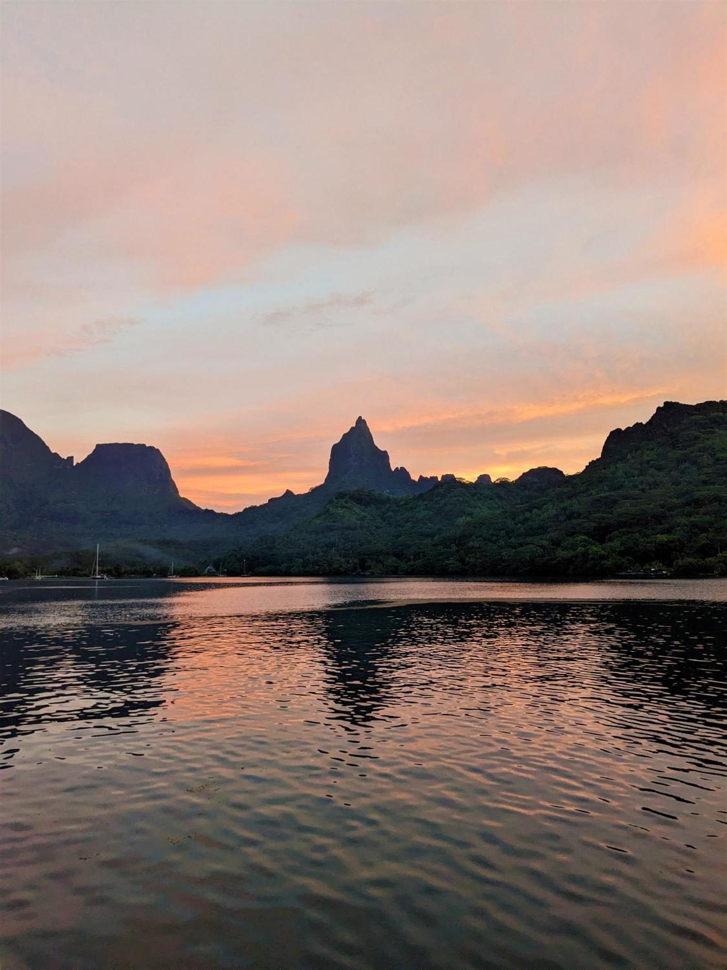2 Nuits Insolites & 1 Excursion Voile A Bord Du Voilier Mori Ora Moorea Zewnętrze zdjęcie